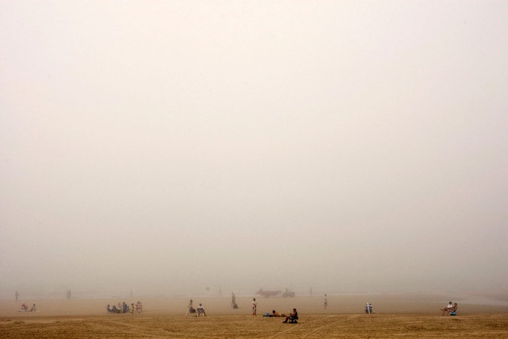 beach-day-fog