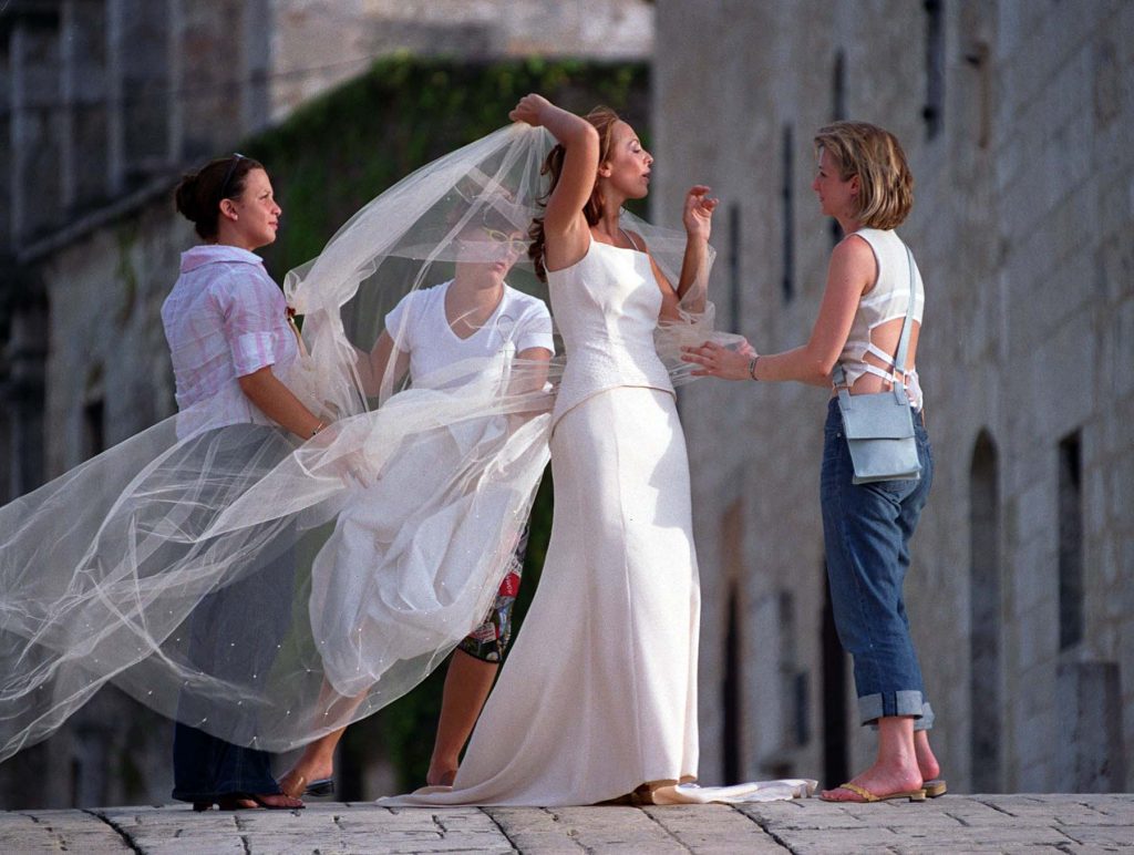 bride-wind
