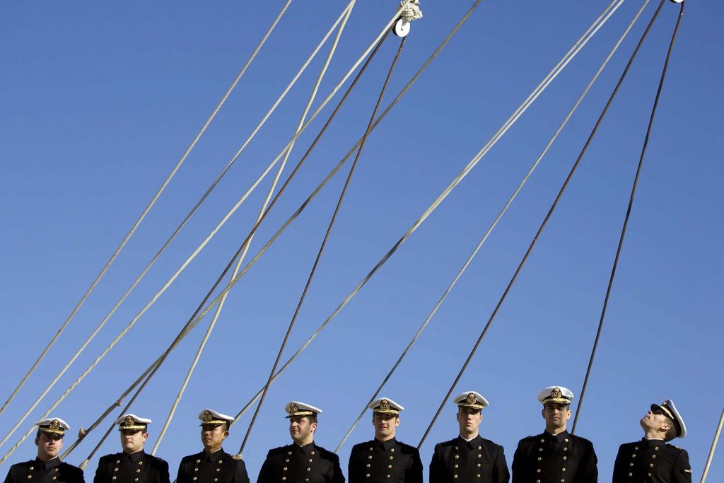 puppets-military-ropes