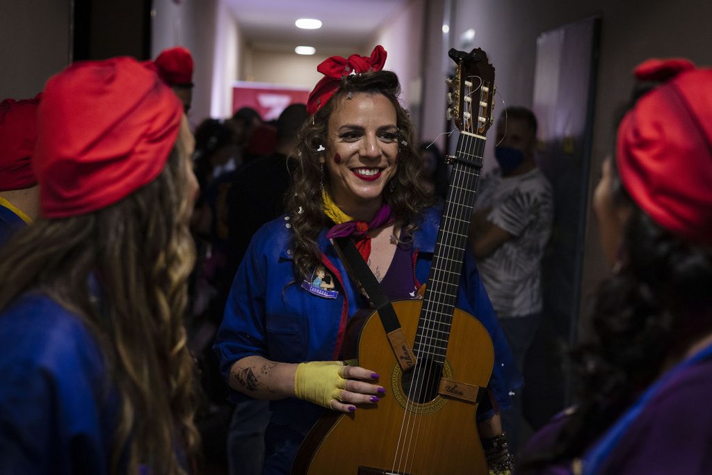 Comparsa 'We can do... Carnaval' en el COAC en el Teatro Falla en Cadiz, España, 20220517 Foto Diario de Cádiz/Miguel Gomez