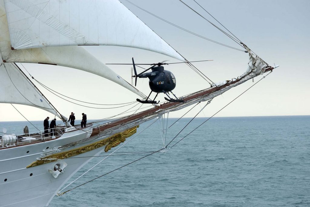 elcano-ship-helicopter