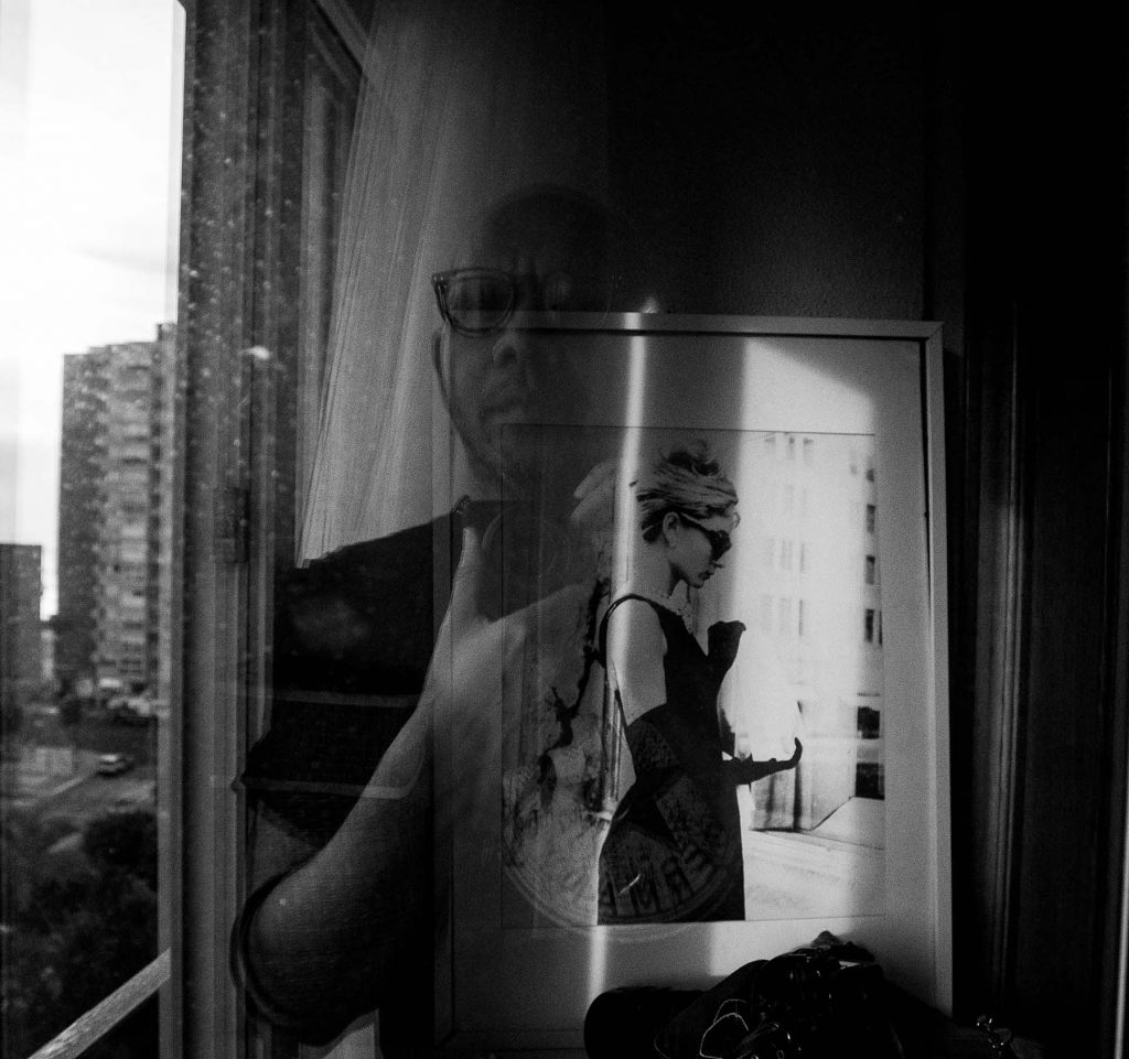 autorretrato miguel gomez y audrey hepburnmiguel gomez and audrey hepburn selfportrait,