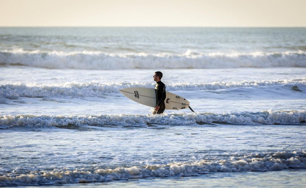surfer waiting